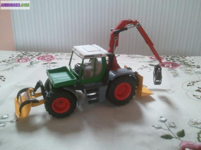 Tracteur fendt forestier de la marque SIKU