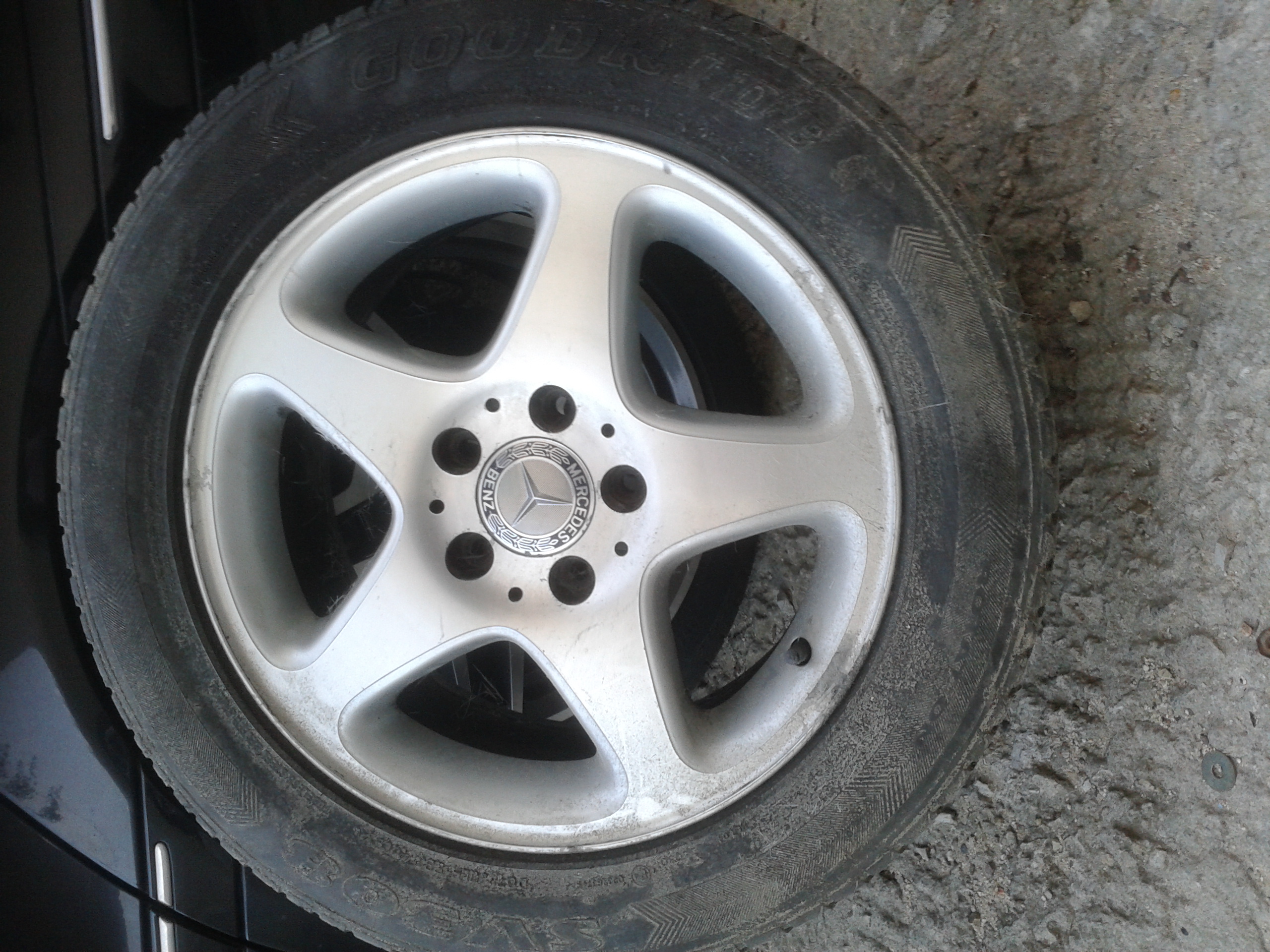 4 jantes alu mercedes avec pneus