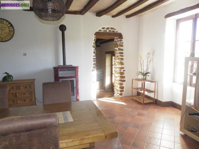 Fermette avec plan d'eau