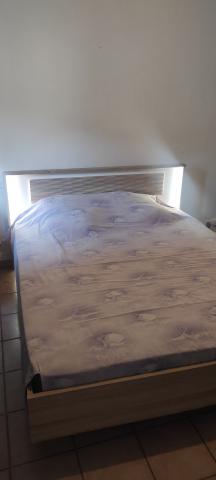 Lit king size avec leds