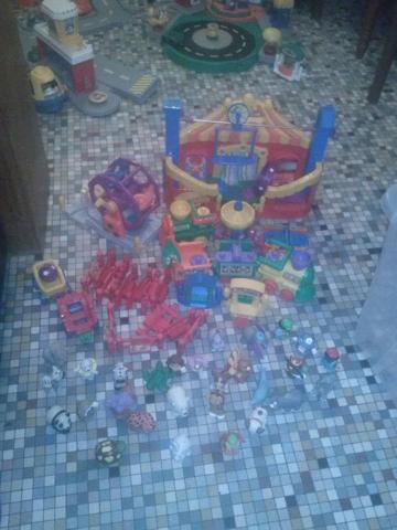 Gros lot little poeple