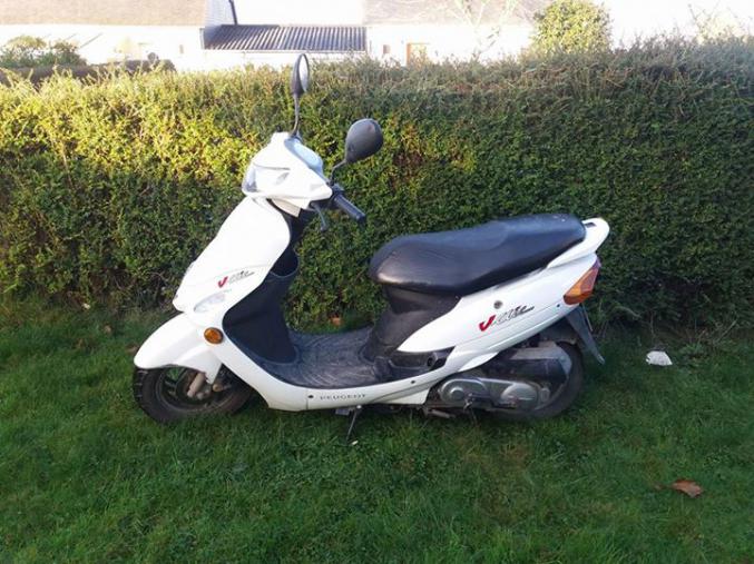 Scooter Peugeot v clic 4 temps