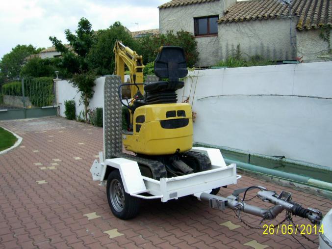 Mini pelle Yanmar B08-3 1to et sa remorque