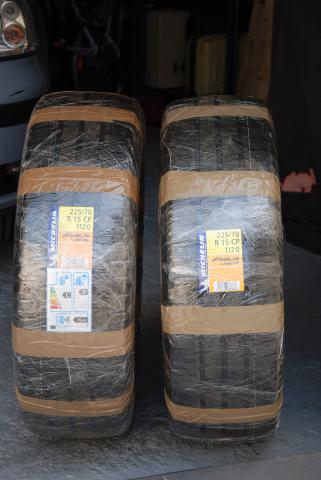 Pneu neuf agilis 225/70R15 112Q