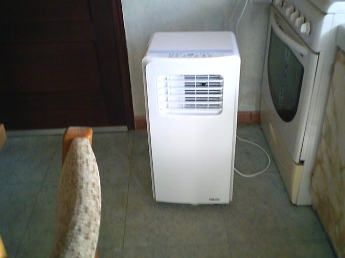 Un climatiseur  mobile  en  bon  état
