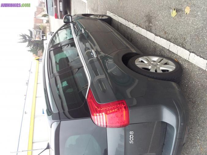 5008 hdi 150CH prenium pack è places