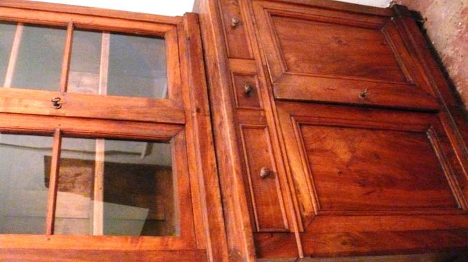 Elégant vaisselier. TB état