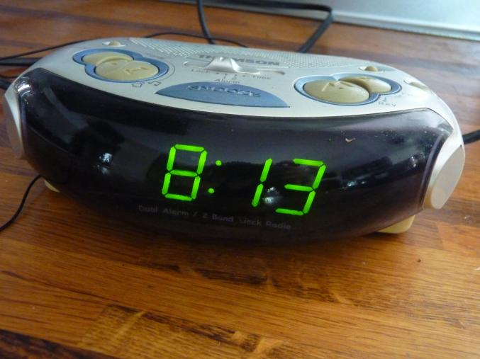 Reveil Thomson gris 2 alarmes radio TBE electromenager