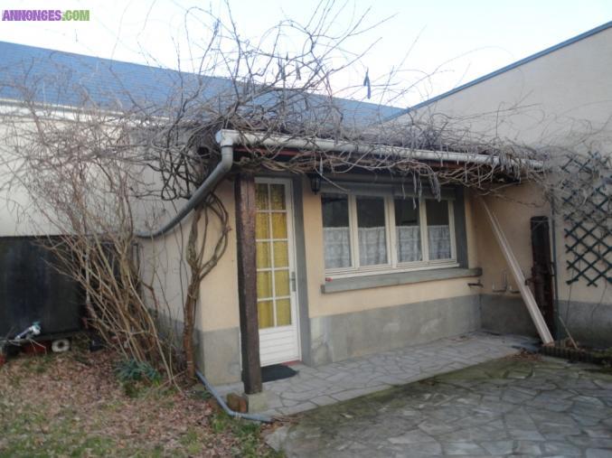 Maison CHECY 3 ch. - 102 m² habitables + 100 m² d'annexes