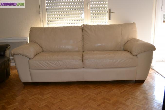 Superbe canapé 3 corps en cuir beige!