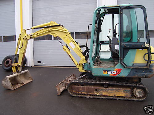 MINI PELLE YANMAR B30V 3 TONNE  