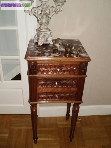 Petit  meuble sellette Louis XVI
