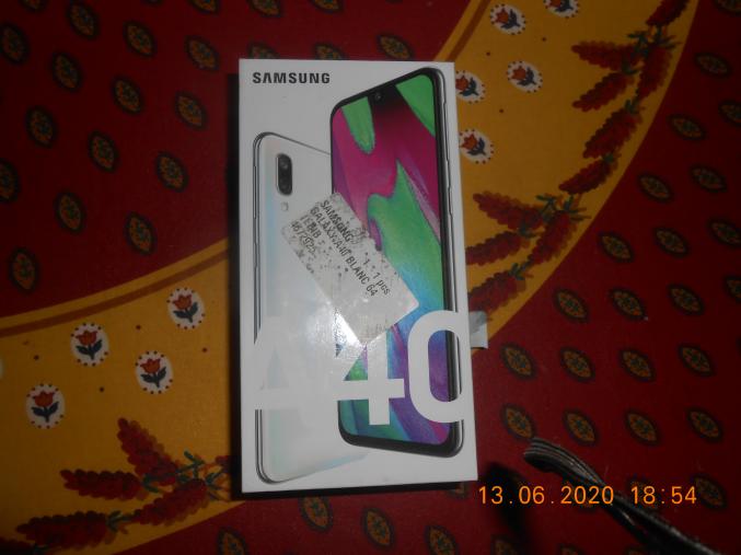 Telephone samsung A40