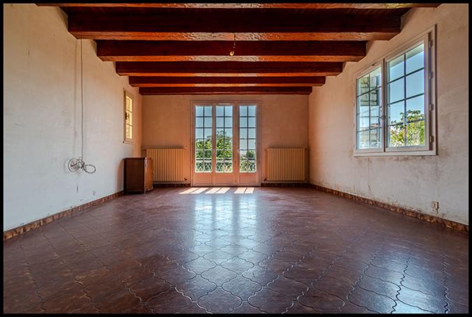 Maison 8 chambres, sur 2 niveaux indépendants.