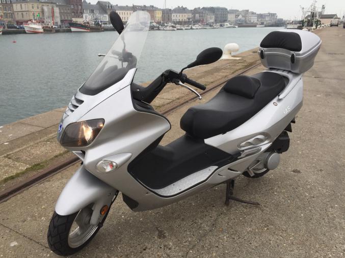 Scooter 125  TBE  818km