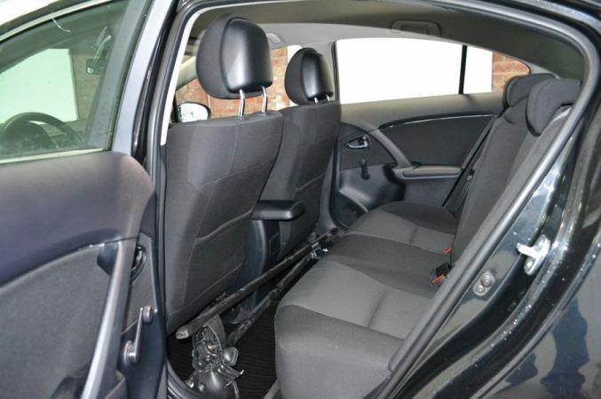 Toyota Avensis 1.6 132hk Confort