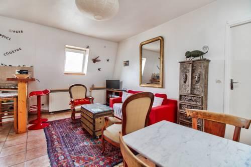 F3 en location au 18 Rue Pierre et Marie Curie, 75005 Paris, France à 1380€/Mois