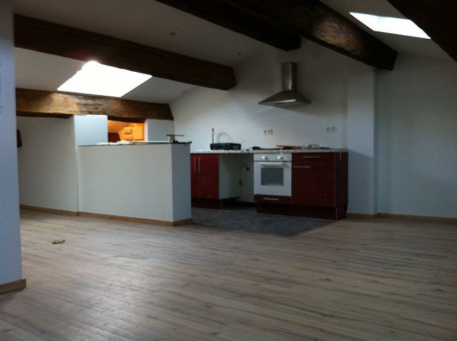 LOFT NEUF SETE CV Quartier médiathèque 680€ dispo