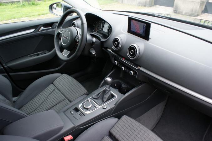 Audi A3 2.0 TDI 150 ch AMBITION NAVI SP.B 2014