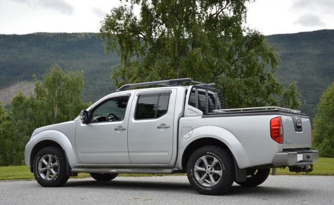 Pick-up 4x4 Nissan navara double cabine dci 174 cv