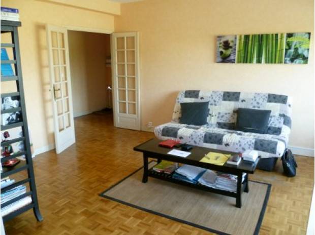 T3 90m² au pied de l'arrêt de Tram Casselardit