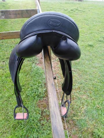 Selle de dressage 