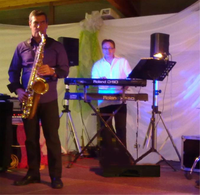 Groupe musique cocktail et soirée dansante 01,71