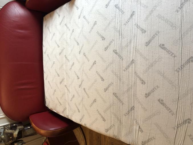 Canapé en cuir rouge