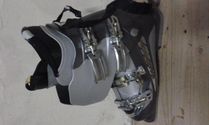 Vend materiels de ski