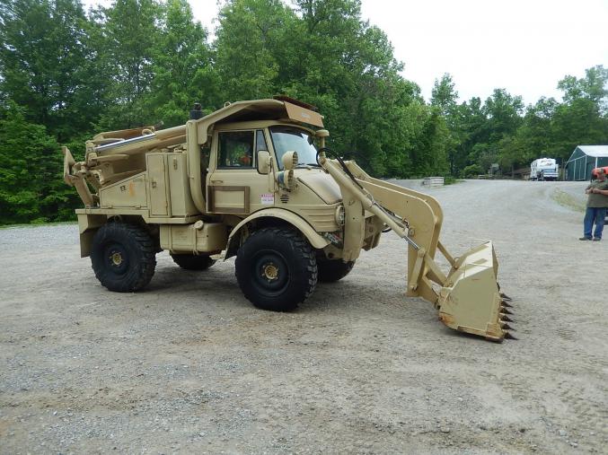 Occasion Tracteur Mercedes modèle unimog 419 année 1987,500h