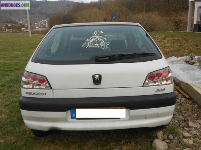 Vends 306 Symbio blanche Diesel 1,9 5 CV fiscaux