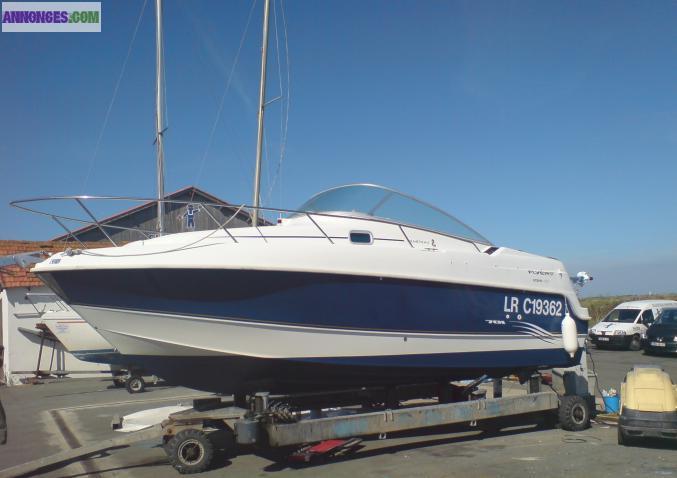 Vedette Bénéteau Flyer 701