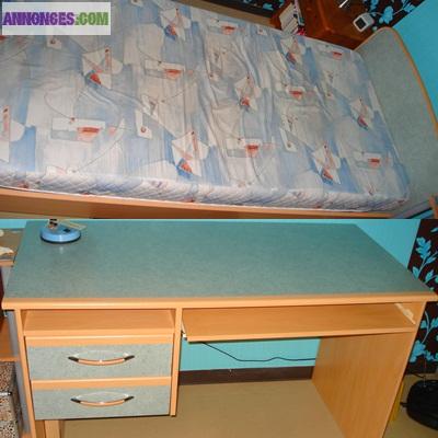 Lit enfant + bureau en bon état