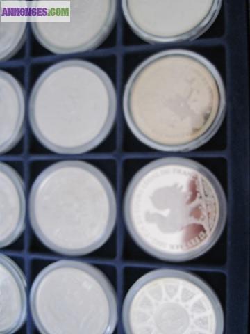 Coffret collection de 28 médailles Euros/Ecus