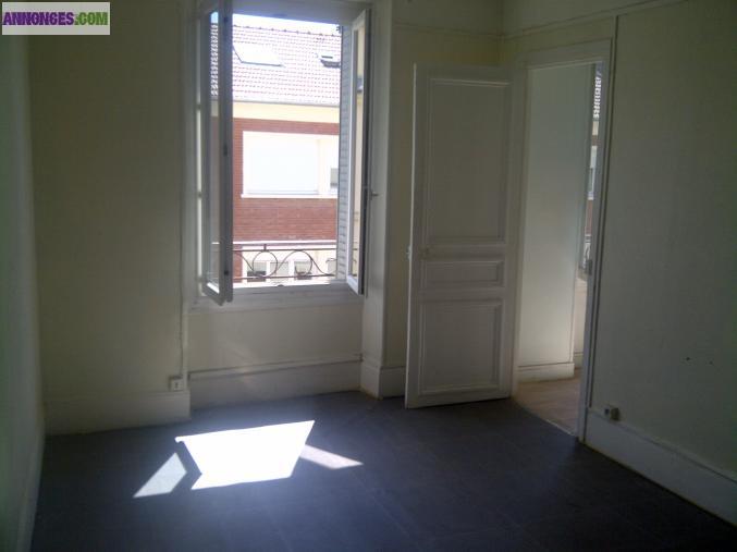 LOACATION F2 EN PLEIN CENTRE-VILLE !