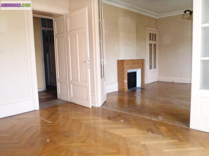 74000 - ANNECY - QUARTIER BANQUE DE FRANCE - 110 m² - 5 PIÈCES - 2/3 CHAMBRES