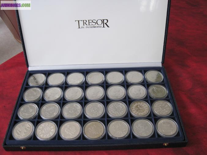 Coffret collection de 28 médailles Euros/Ecus