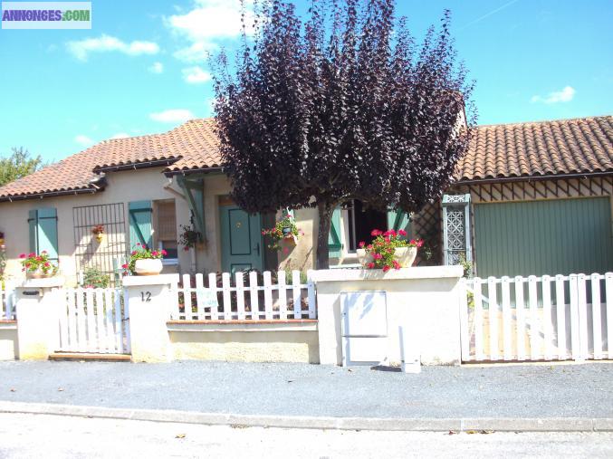 MAISON DE PLEIN PIEDS AVEC PISCINE
