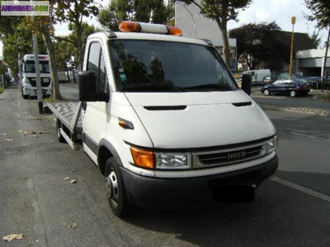 Dépanneuse Iveco Dailly 35c11 plateau fixe
