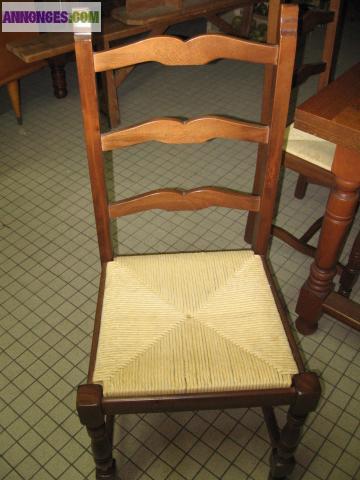 Living en 2 parties table et chaises