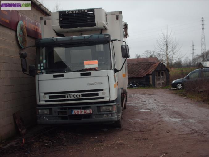 Camion   iveco tres bon etat   prope