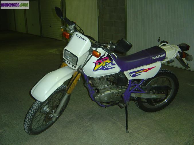 MOTO DR 125 