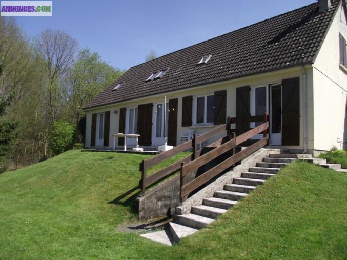 Maison spacieuse dans secteur calme