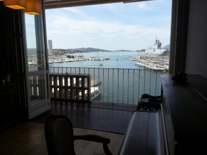 Vue mer rade toulon