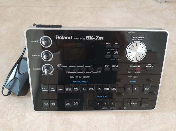 ROLAND BK7M