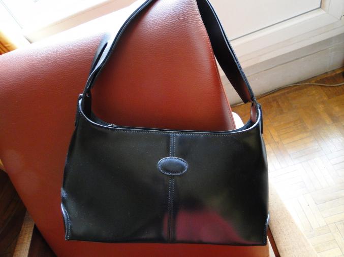 Sac à main en cuir noir