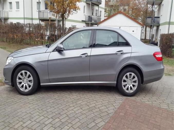 Mercedes-Benz E 200 CGI BlueEFFICIENCY  !