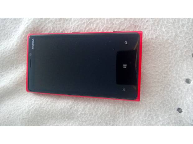 NOKIA LUMIA 920 DANS SON CARTON D'ORIGINE