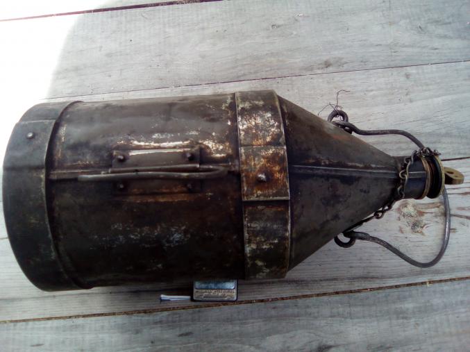 PLM ancien bidon à huile