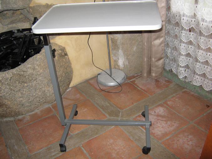 Table de lecture ou repas 